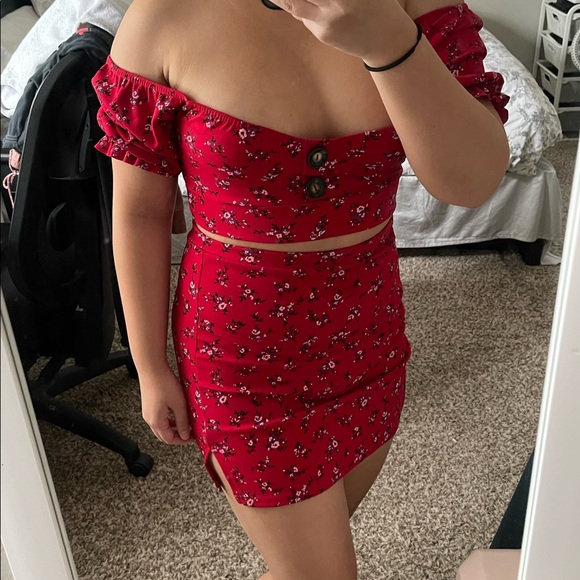 Boohoo Dresses & Skirts - Boohoo Floral Top & Skirt Set (like new)